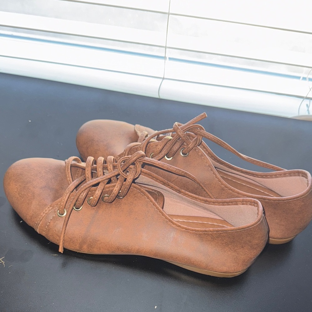 Elegant Brown Lace-Up Women's Loafers